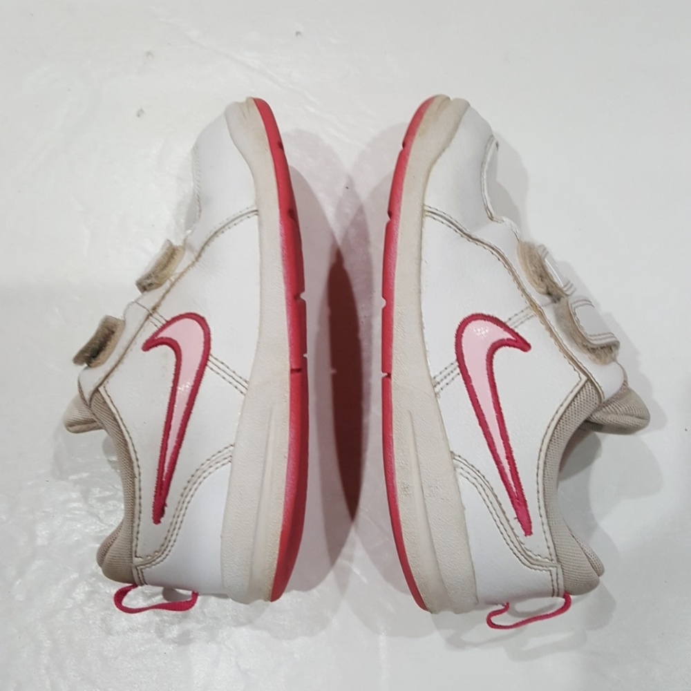 Nike girls shoes size 10